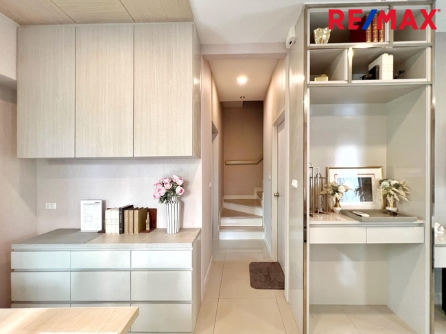 ขาย บ้านเดี่ยว หลังมุม โครงการเพอร์เฟค พาร์ค สุวรรณภูมิ 5 (Perfect Park Suvarnabhumi 5) ใกล้สนามบินสุวรรณภูมิ บ้านตัวอย่างตกแต่งพร้อมอยู่ สภาพบ้านใหม่อายุบ้านเพียง 3 ปี