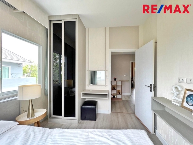 ขาย บ้านเดี่ยว หลังมุม โครงการเพอร์เฟค พาร์ค สุวรรณภูมิ 5 (Perfect Park Suvarnabhumi 5) ใกล้สนามบินสุวรรณภูมิ บ้านตัวอย่างตกแต่งพร้อมอยู่ สภาพบ้านใหม่อายุบ้านเพียง 3 ปี