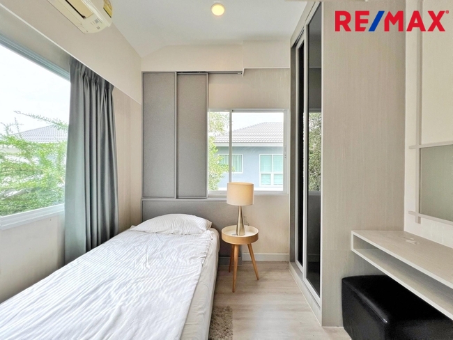 ขาย บ้านเดี่ยว หลังมุม โครงการเพอร์เฟค พาร์ค สุวรรณภูมิ 5 (Perfect Park Suvarnabhumi 5) ใกล้สนามบินสุวรรณภูมิ บ้านตัวอย่างตกแต่งพร้อมอยู่ สภาพบ้านใหม่อายุบ้านเพียง 3 ปี