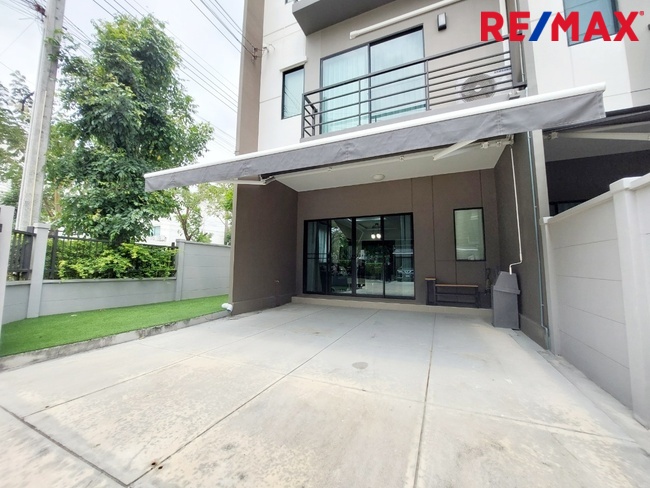 ขาย ทาวน์โฮม 3 ชั้น บ้านกลางเมือง ราชพฤกษ์-สาทร ต้นโครงการ ห้องมุม 24 ตารางวา สภาพใหม่