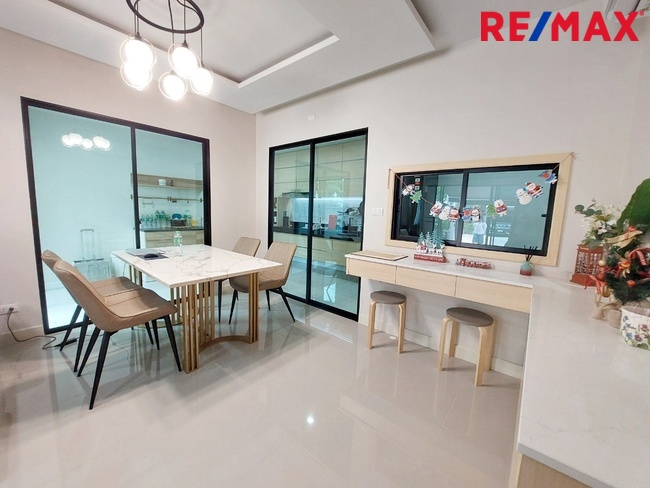ขาย ทาวน์โฮม 3 ชั้น บ้านกลางเมือง ราชพฤกษ์-สาทร ต้นโครงการ ห้องมุม 24 ตารางวา สภาพใหม่