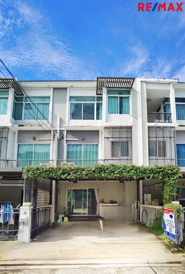 ขาย ทาวน์โฮม 3ชั้น เดอะ เมทโทร รัตนาธิเบศร์ ใกล้สวนส่วนกลาง ต้นโครงการ ต่อเติมครบ ใกล้ MRTไทรม้า (The Metro Rattanathibet)