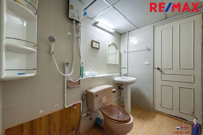 (New Exclusive Listing! 2024!) Thonglor Tower ทองหล่อ ซ. 18 (ซอยเบนซ์ทองหล่อ) 1 ห้องนอนขนาดใหญ่ ปรับปรุงห้องน้ำใหม่, ราคาดีที่สุดในโครงการ