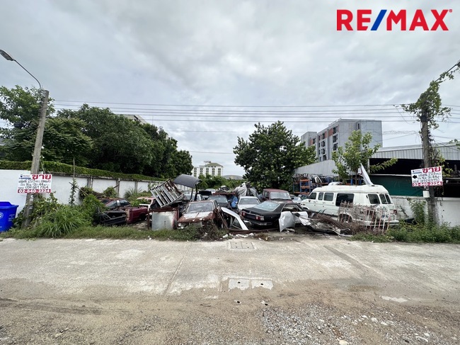 ที่ดินซอยแบริ่ง 47 ศรีนครินทร์ ใกล้รถไฟฟ้าศรีแบริ่ง เนื้อที่ 203 ตารางวา ราคา 120,000 บาท/ตรว.