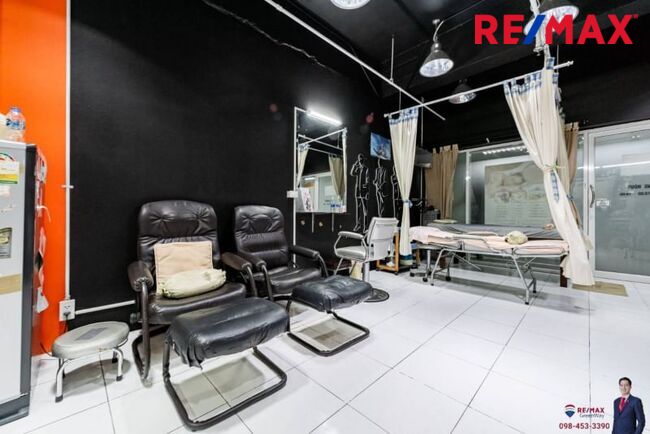 ขาย Office หรือ Retail Shop ที่ Modern Town เอกมัย ใกล้ Donki Mall 190 เมตร (Yield เกือบ 8%)